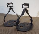 Španělské třmeny,  model Alta Escuela - železo * Provedení: 1 pavonado